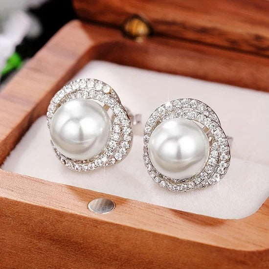 Pearl Flower Design Stud Earrings