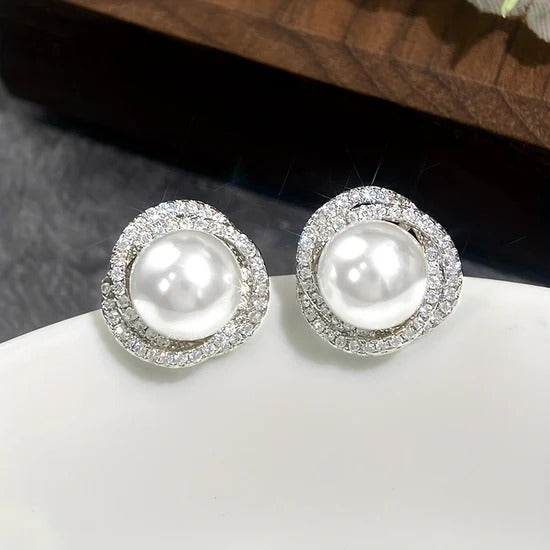 Pearl Flower Design Stud Earrings